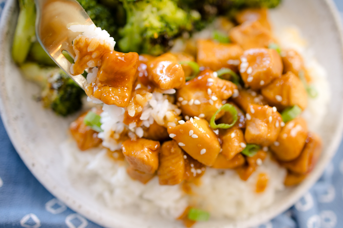 Honey Garlic Chicken Instant Pot Recipe with Broccoli and White Rice on plate