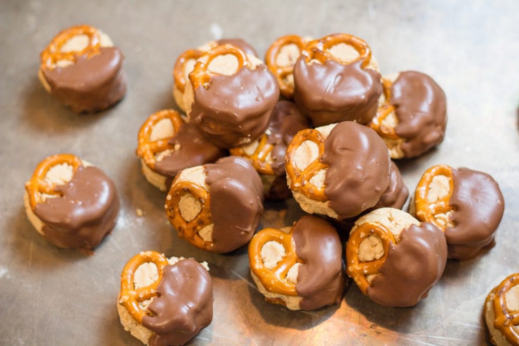 Easy Buckeye Recipe with Peanut Butter and Pretzels