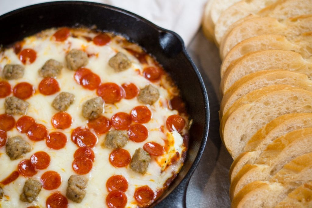 Easy Pizza Dip and Bread