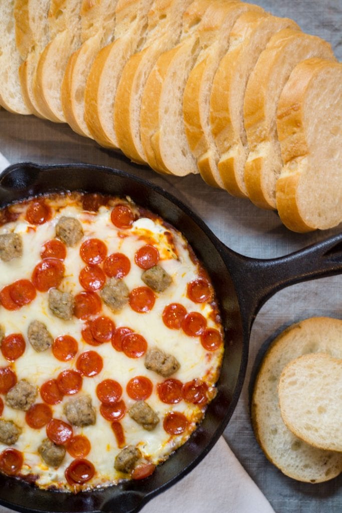 Easy Pizza Dip with Bread