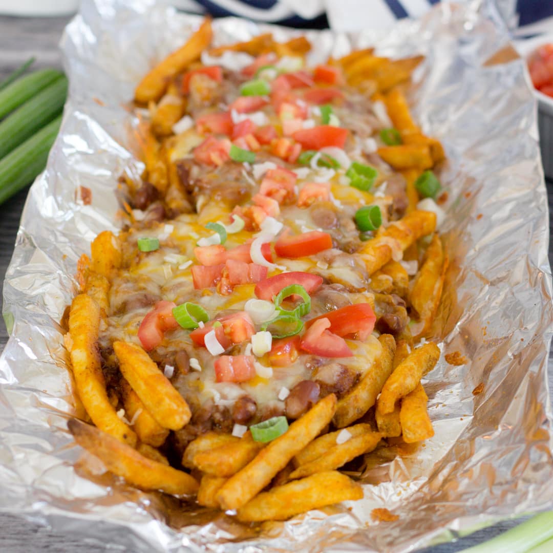 Easy Baked or Grilled Tin Foil Chili Cheese Fries - Devour Dinner