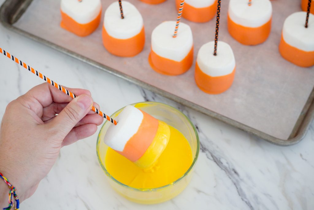 How to make Halloween Marshmallow Pops