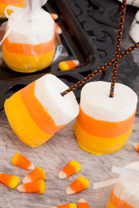 How to make Halloween Marshmallow Pops - Devour Dinner