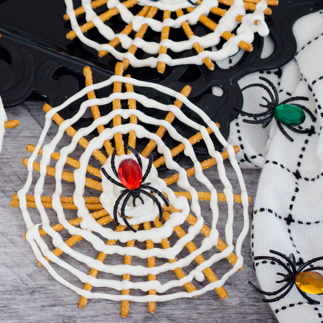 Halloween Pretzel Treat
