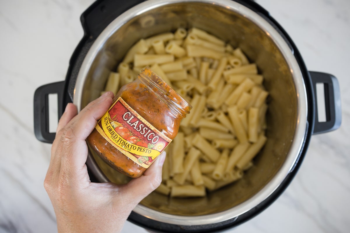 Cooked Pasta with Classico Sun Dried Tomato Pesto Pasta