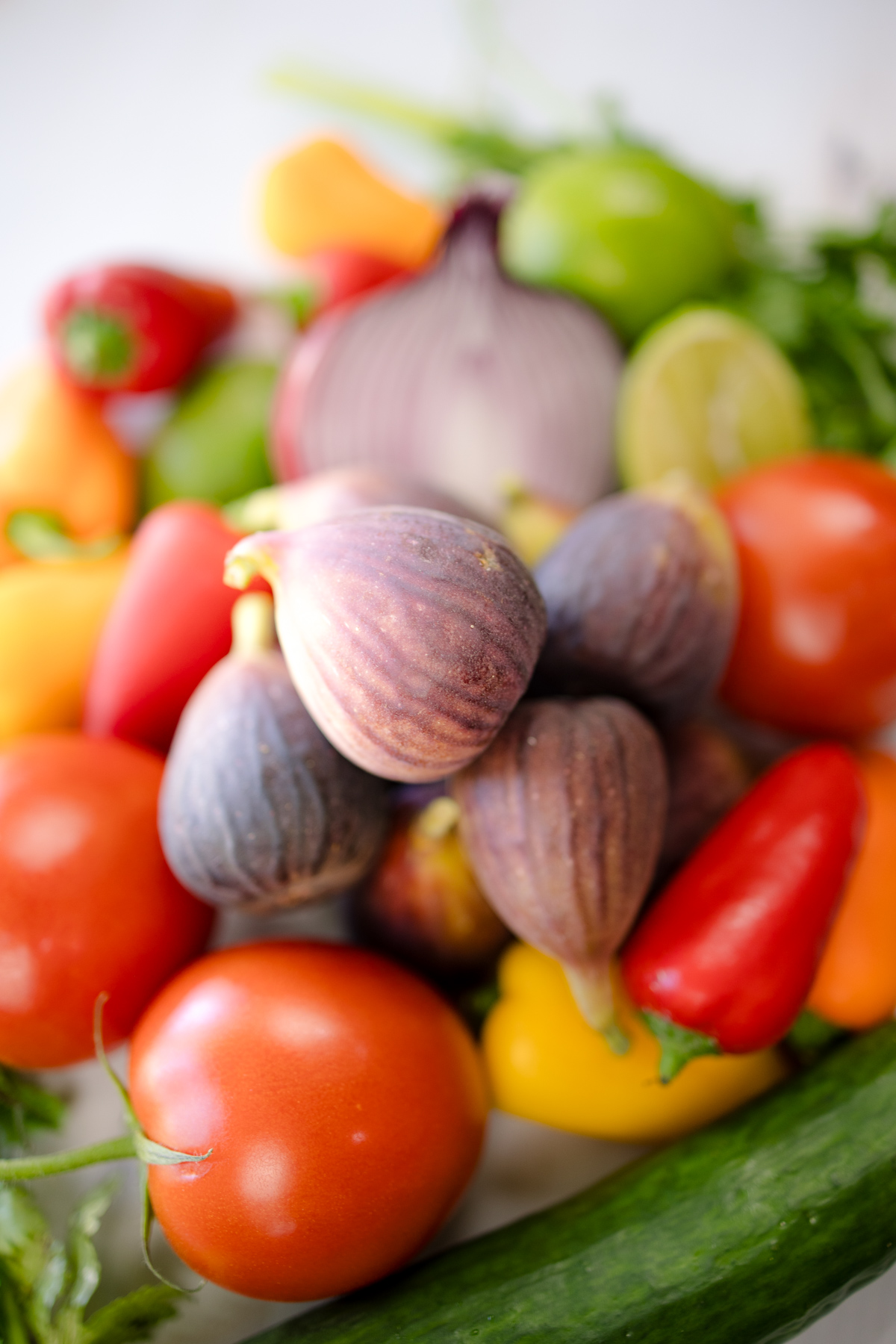 Ingredients needed to make Fig Salsa.